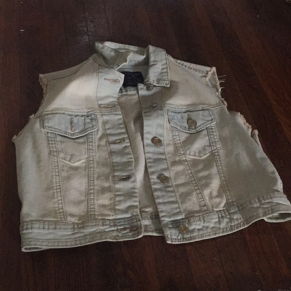 Light washed polo jean vest